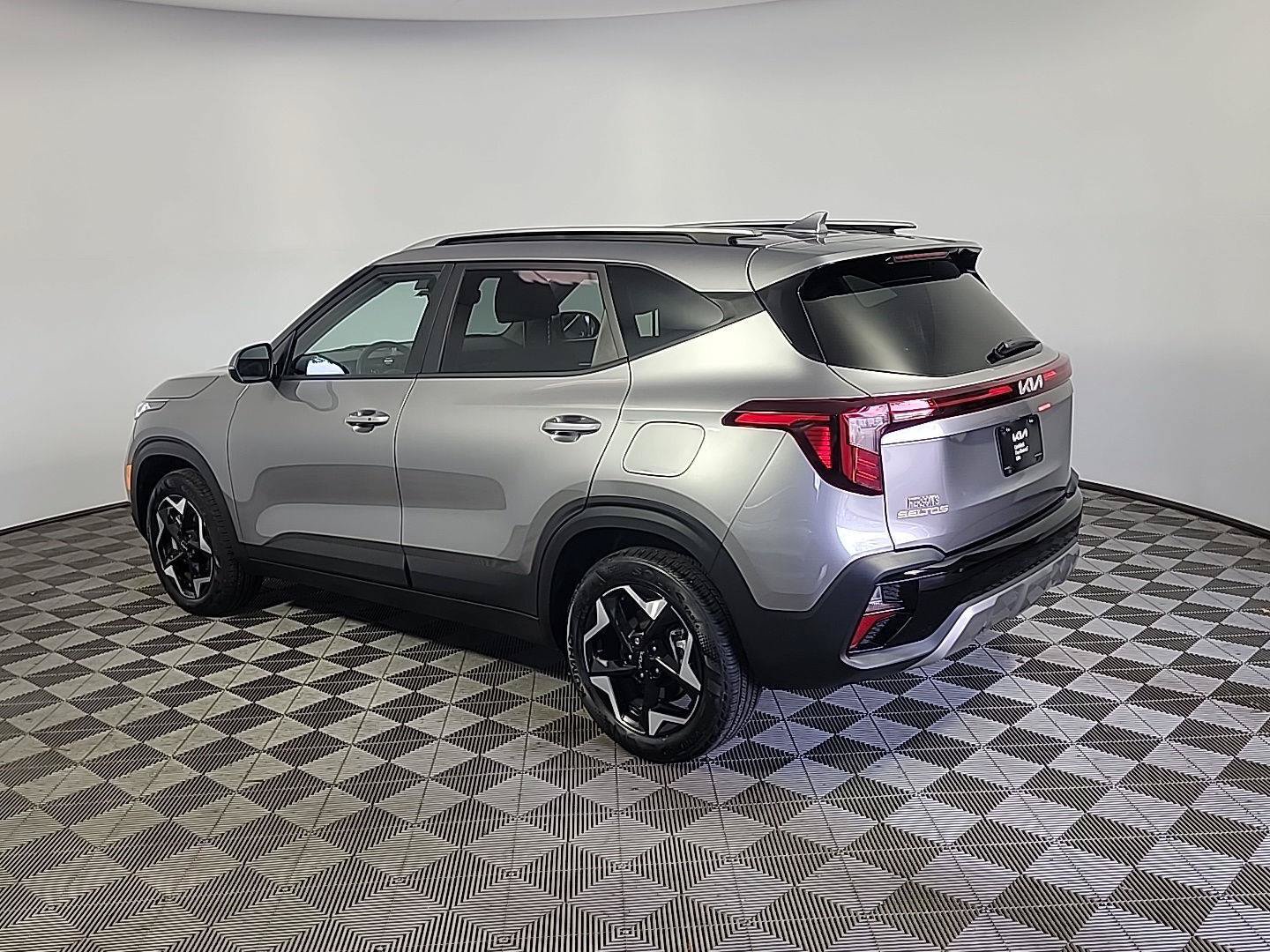 Used 2026 Kia Seltos S AWD/4WD image 9