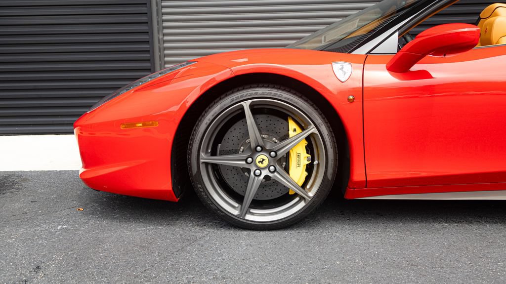 Used 2015 Ferrari 458 Spider RWD image 42