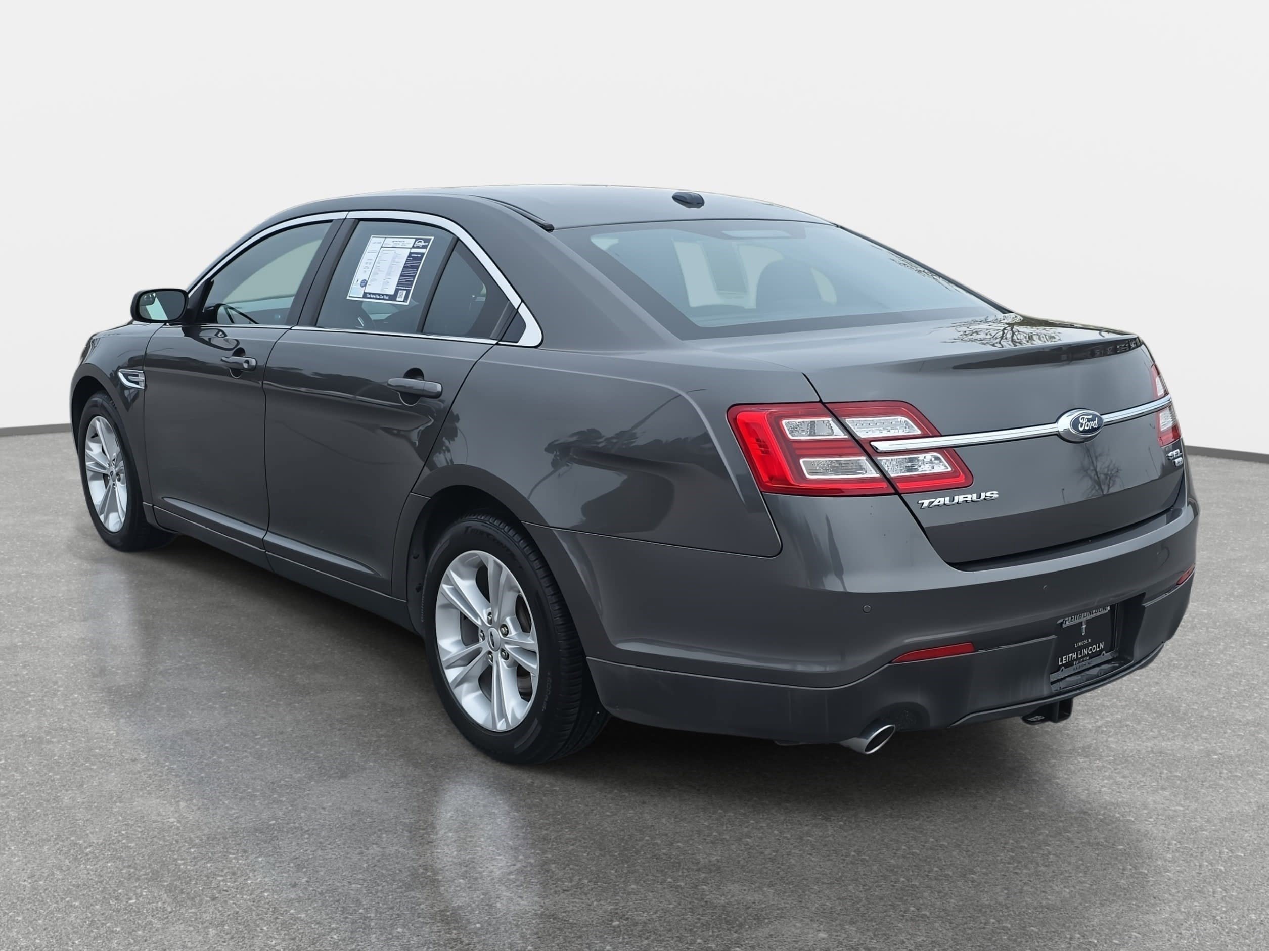 Used 2016 Ford Taurus SEL image 7