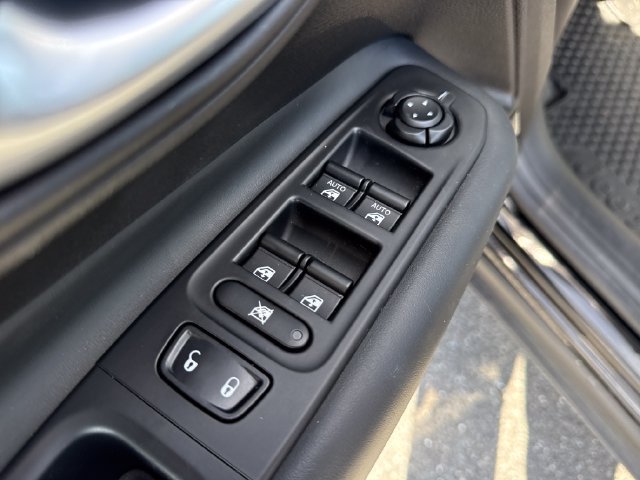Used 2019 Jeep Renegade Altitude w/ Quick Order Package 2XM AWD/4WD image 25
