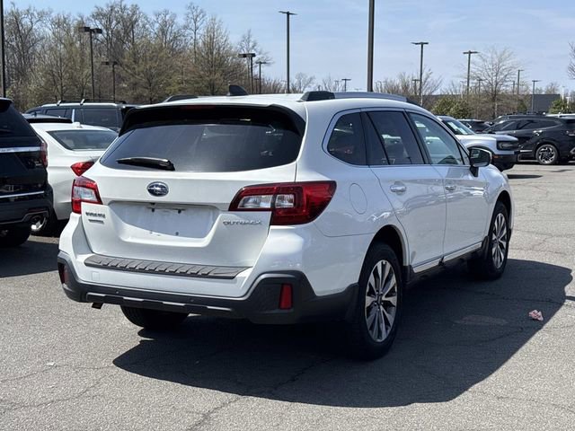 Used 2018 Subaru Outback 2.5i Touring image 2