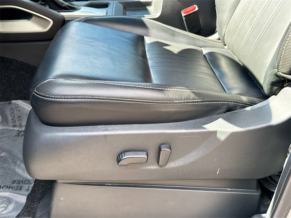 Used 2024 Nissan Frontier SL w/ Technology Package image 19