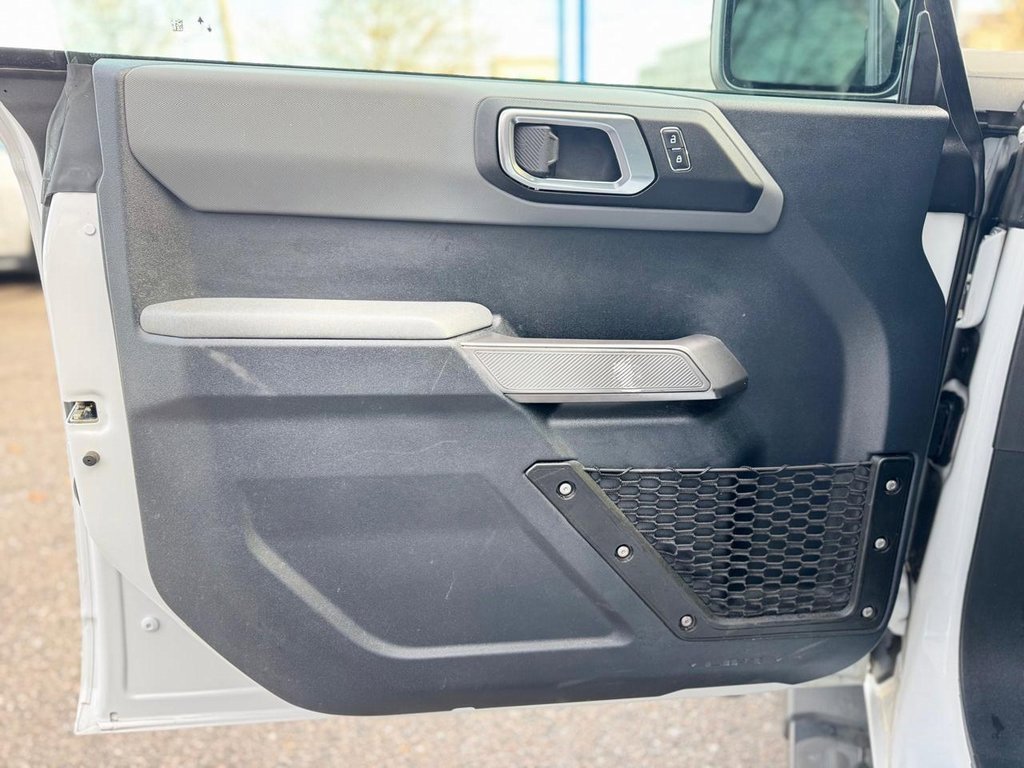 Used 2022 Ford Bronco Black Diamond image 13