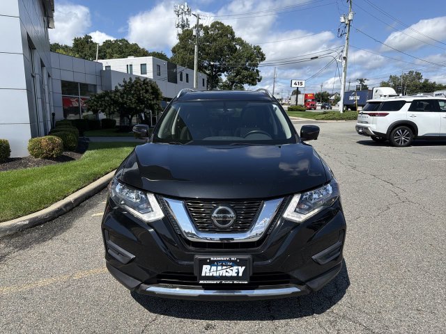 Certified 2018 Nissan Rogue SV w/ Sun & Sound Touring Package AWD/4WD image 3