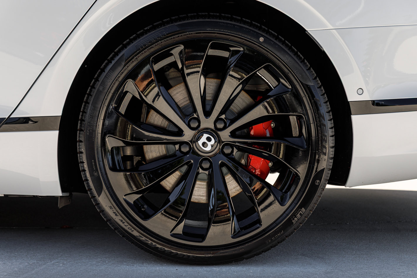 New 2026 Bentley Flying Spur Plug-In Hybrid image 11