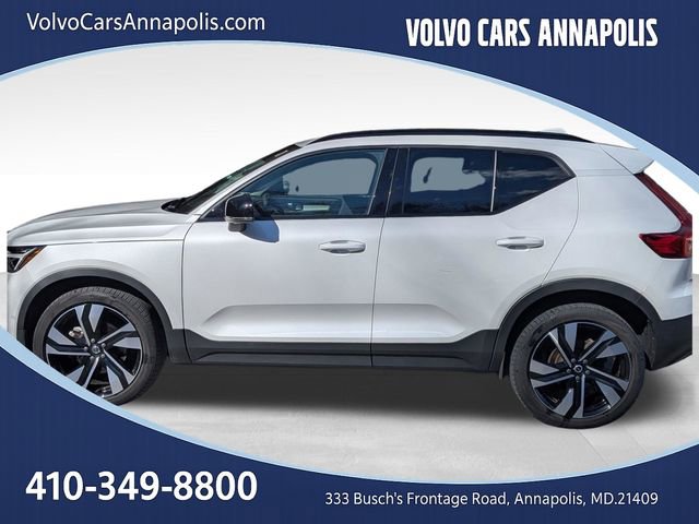 Used 2023 Volvo XC40 B5 Plus w/ Driver Assist Package image 5
