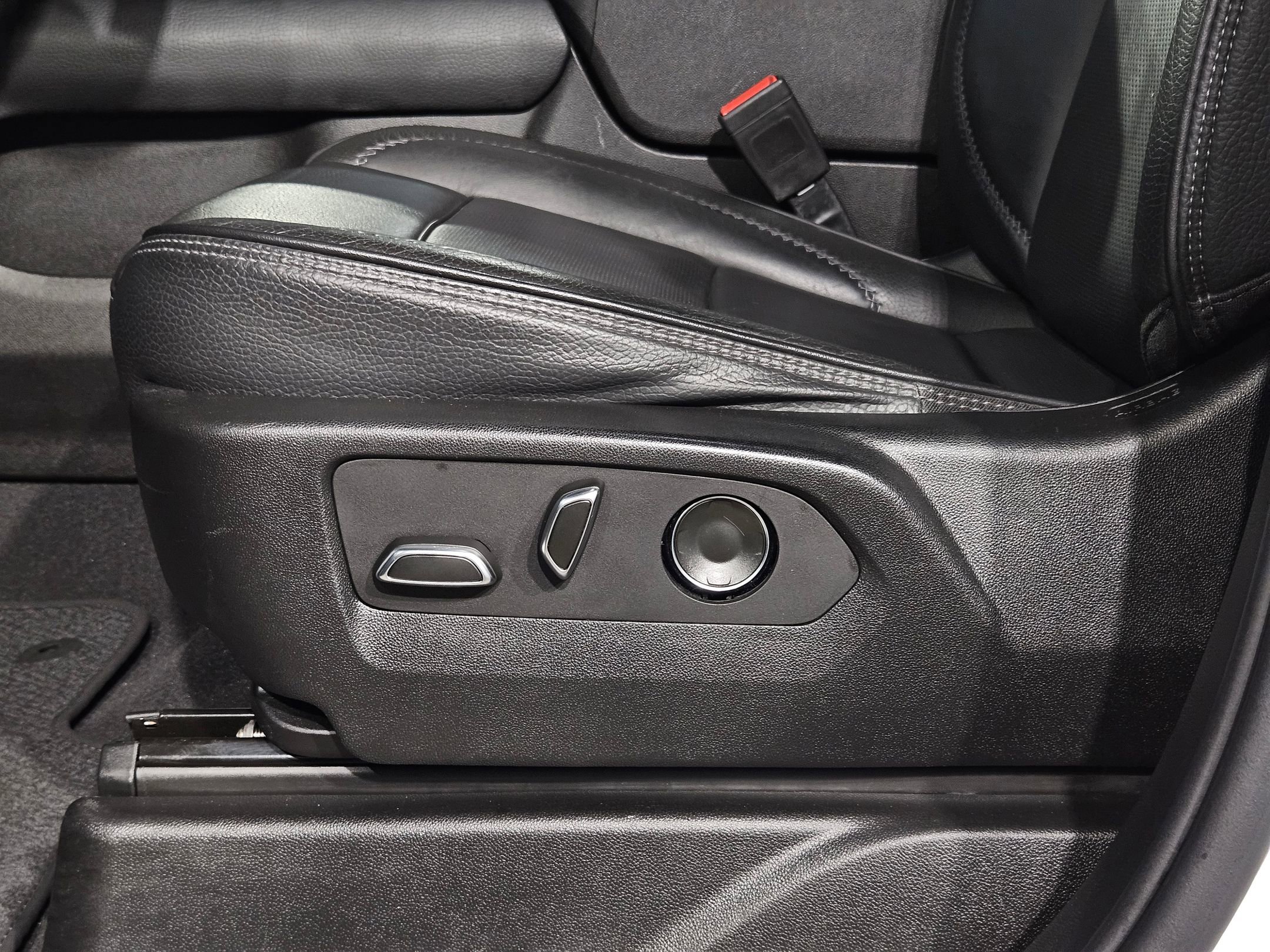 Used 2023 GMC Yukon Denali image 23