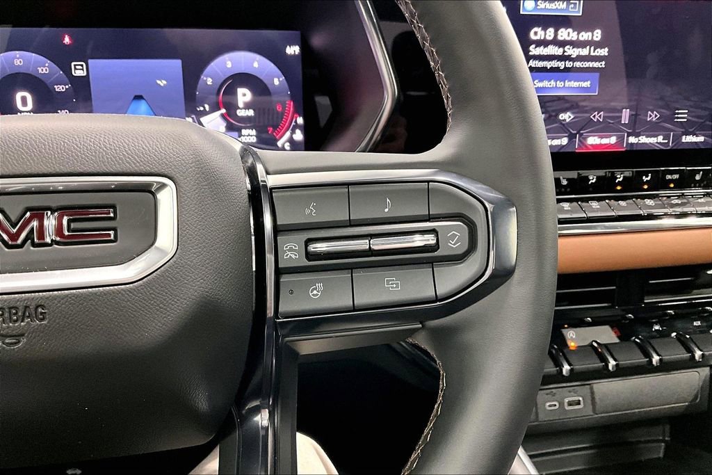 Used 2025 GMC Canyon AT4 w/ Technology Plus Package image 25