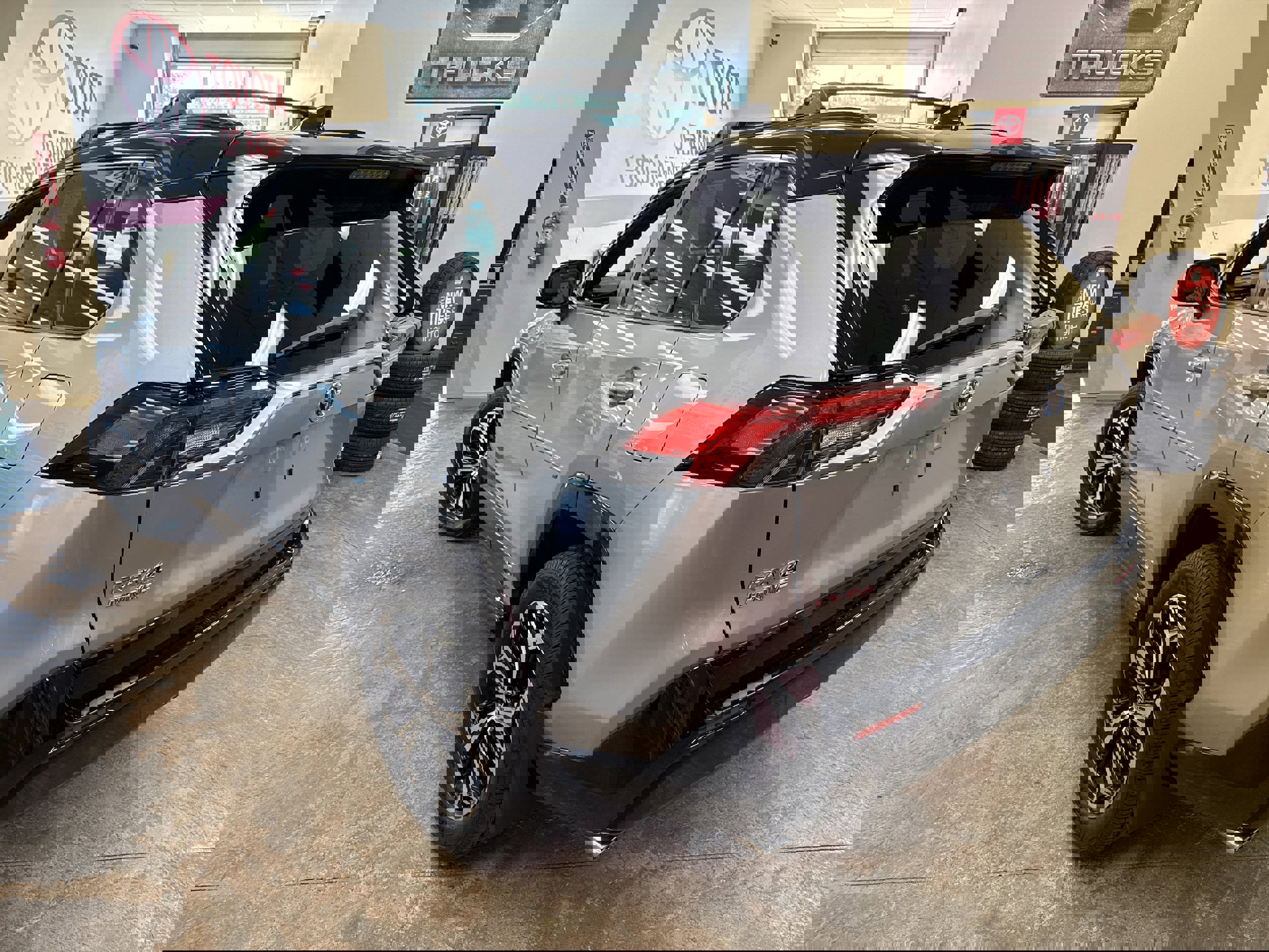 Used 2023 Toyota RAV4 XSE w/ Weather Package image 10