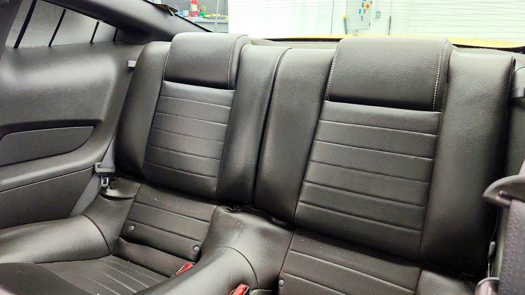 Used 2010 Ford Mustang Coupe RWD image 19