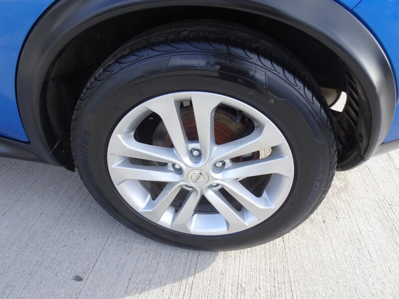 Used 2011 Nissan Juke SL AWD/4WD image 25