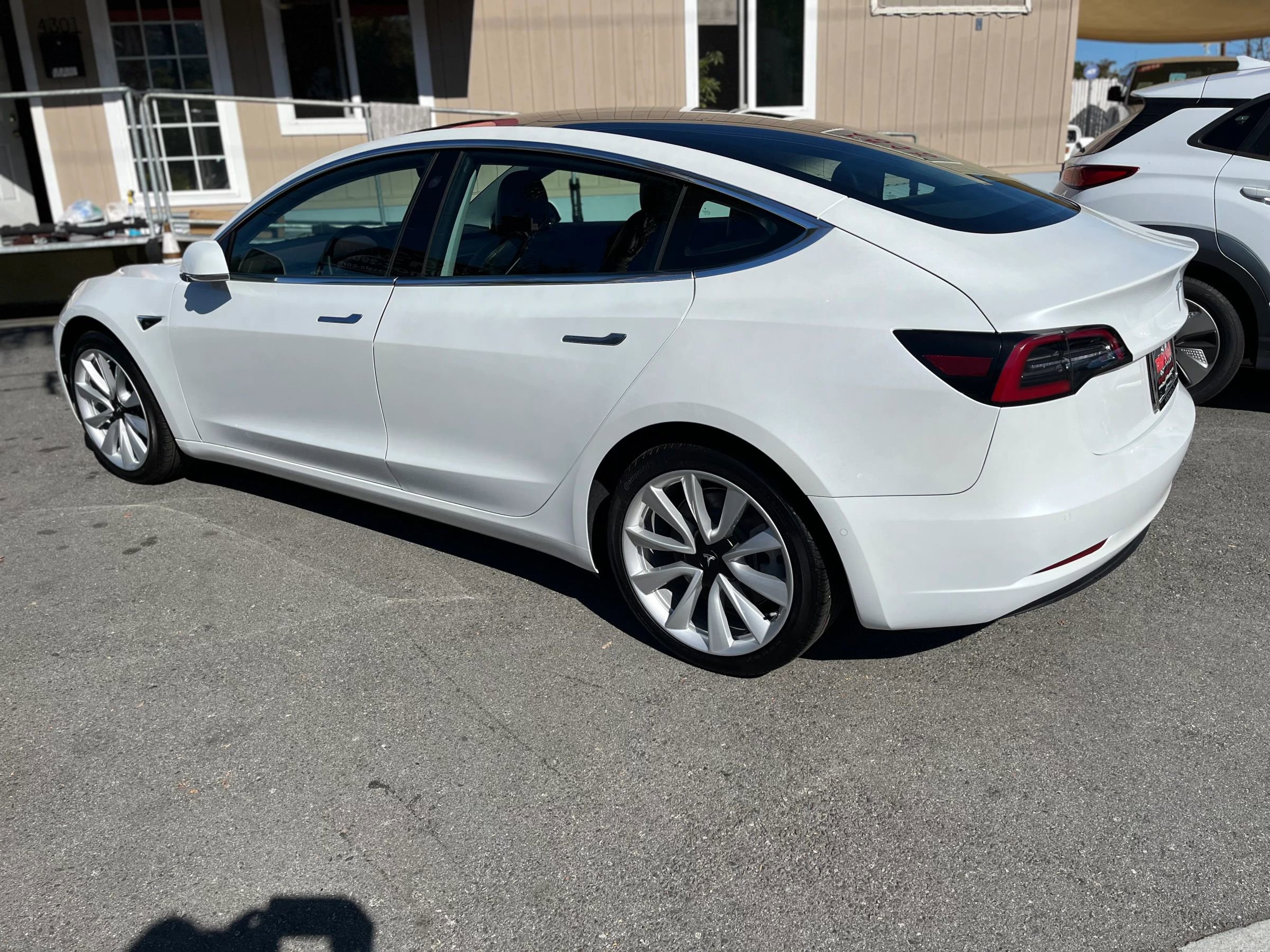 Used 2020 Tesla Model 3 Standard Range Plus image 5