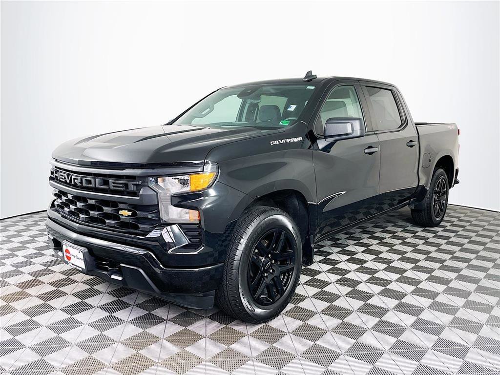 Used 2023 Chevrolet Silverado 1500 Custom image 3