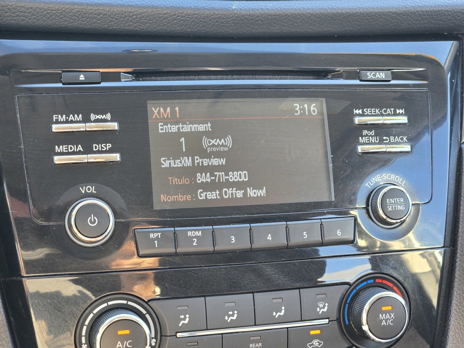 Used 2018 Nissan Rogue Sport S image 16