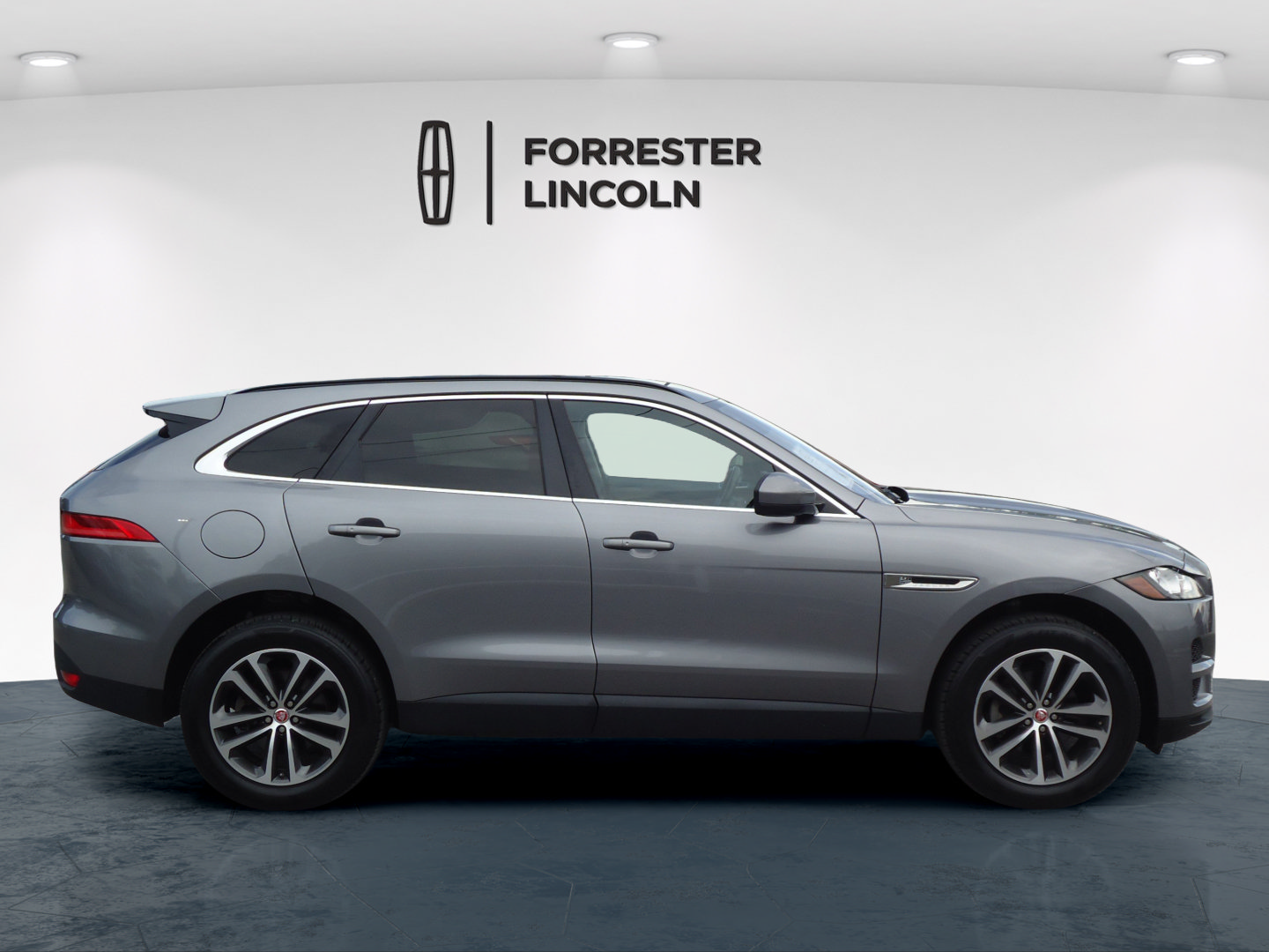 Used 2020 Jaguar F-PACE Premium AWD/4WD image 2