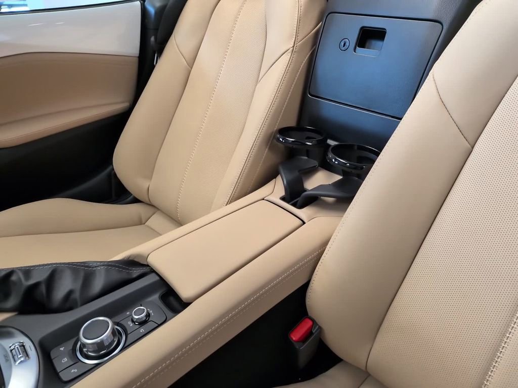 New 2026 MAZDA MX-5 Miata RF Grand Touring w/ Appearance Package image 20