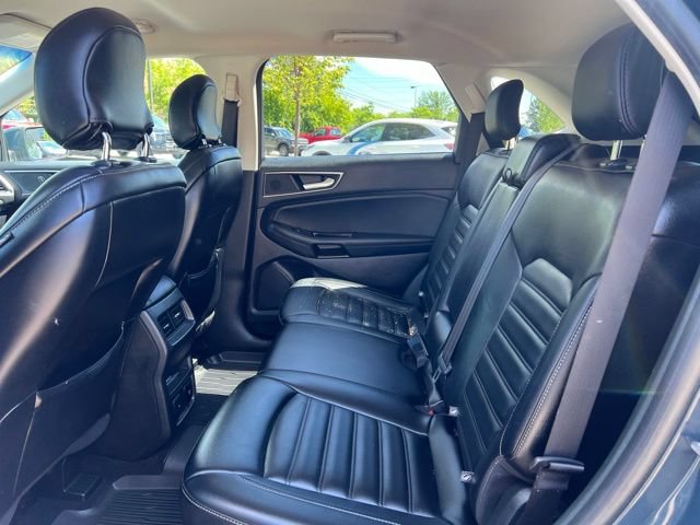 Used 2019 Ford Edge SEL w/ Equipment Group 201A AWD/4WD image 18