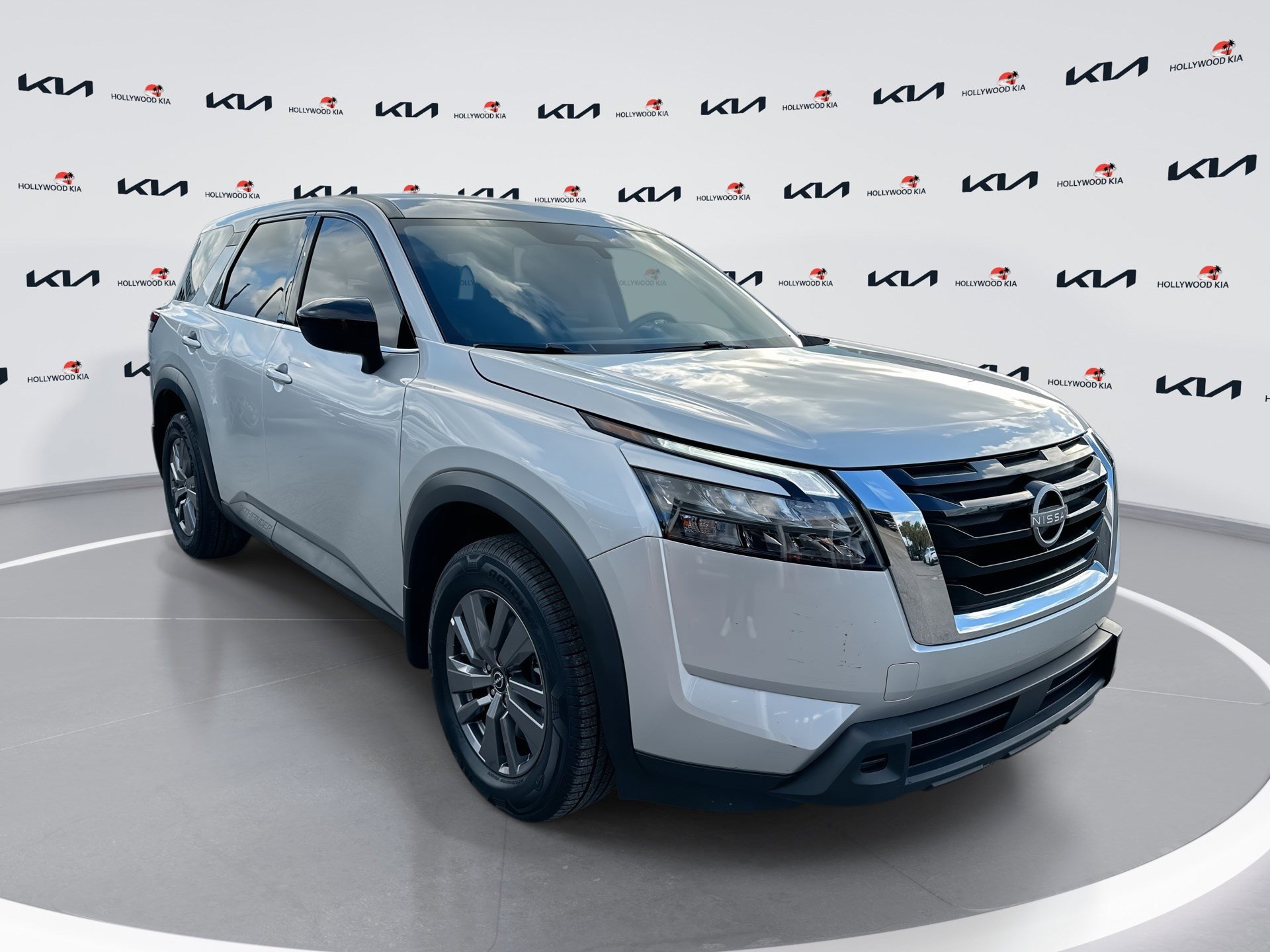 Used 2024 Nissan Pathfinder S w/ Cargo Package