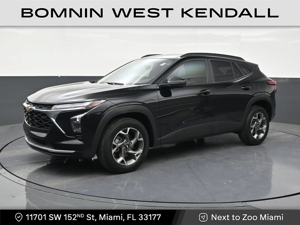 Used 2025 Chevrolet Trax LT w/ Driver Confidence Package FWD image 1