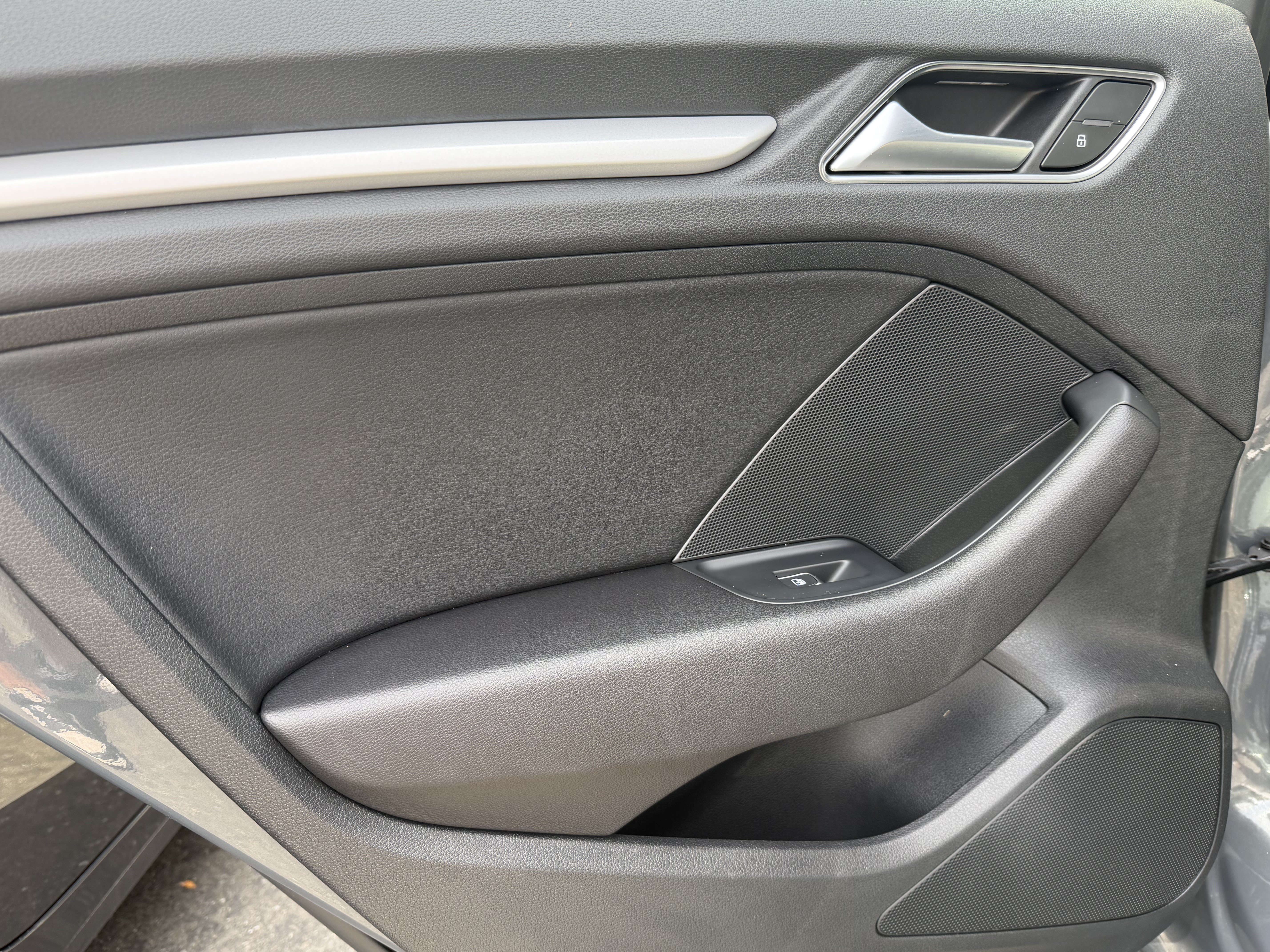 Used 2018 Audi A3 e-tron Premium w/ Sport Package FWD image 36