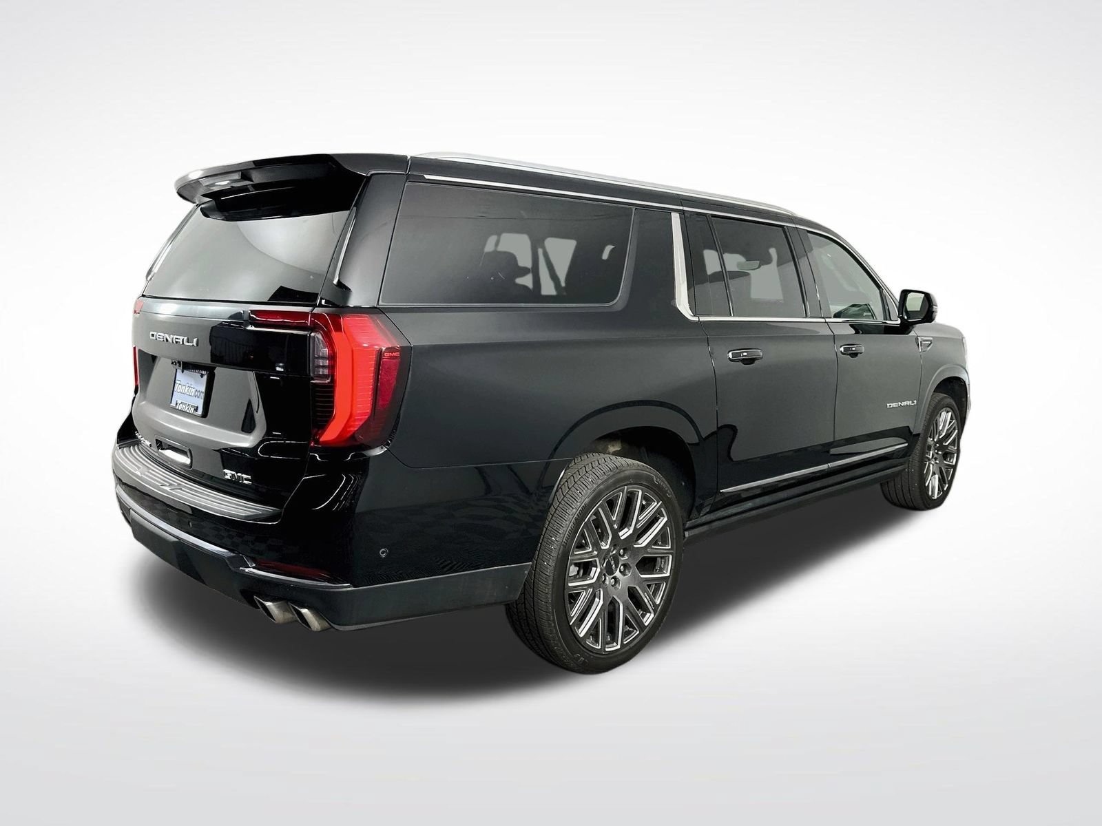 Used 2025 GMC Yukon XL Denali Ultimate AWD/4WD image 8