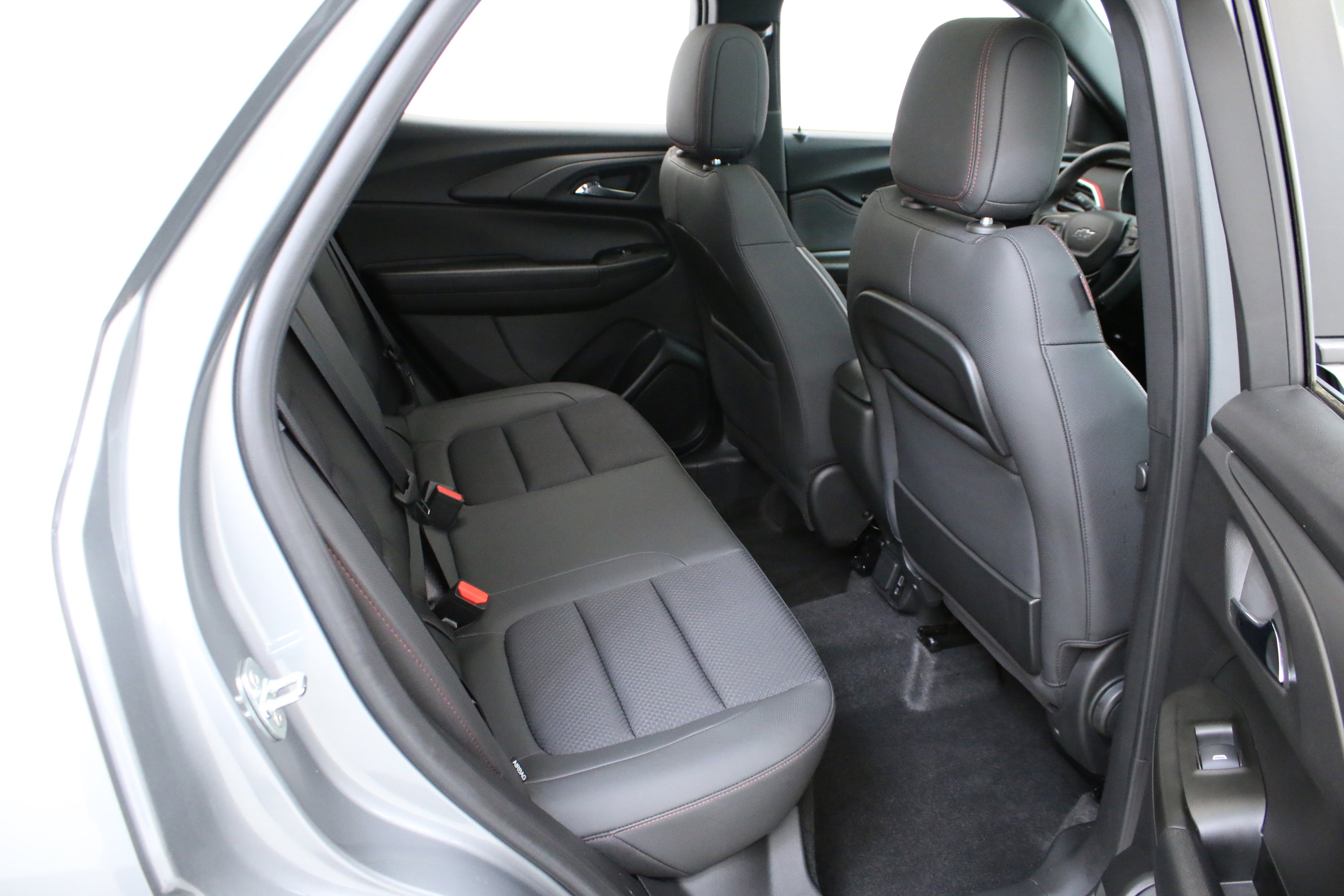 Used 2023 Chevrolet TrailBlazer RS w/ Sun and Liftgate Package image 30