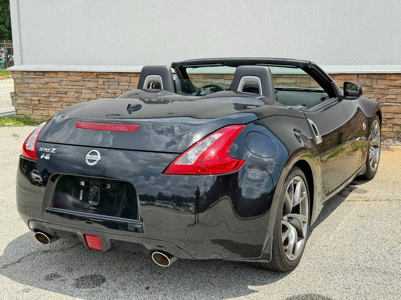 Used 2014 Nissan 370Z Touring w/ Sport Package RWD image 10
