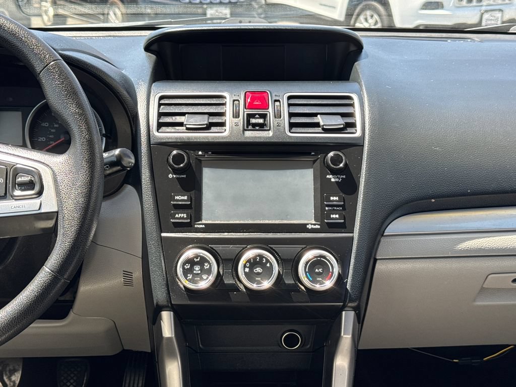 Used 2017 Subaru Forester 2.5i AWD/4WD image 17