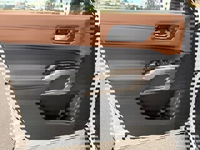 New 2025 Nissan Pathfinder Platinum w/ Cargo Package image 10