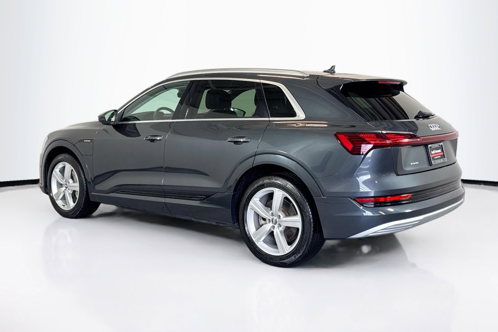 Used 2019 Audi e-tron Premium Plus w/ Cold Weather Package image 7