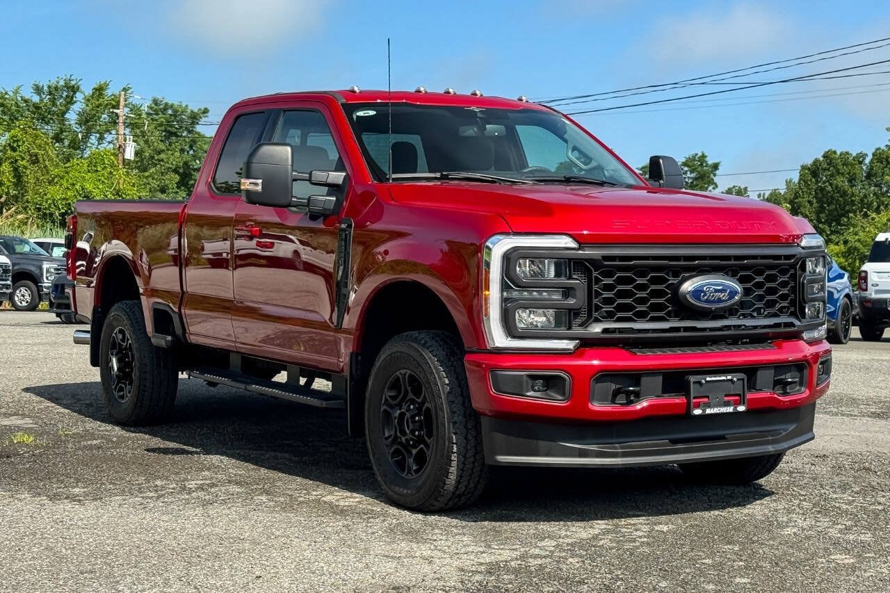 Used 2023 Ford F250 XLT w/ XLT Premium Package AWD/4WD image 1