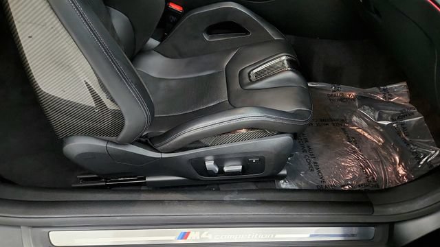 Used 2021 BMW M4 Competition w/ M Carbon Exterior Package RWD image 40