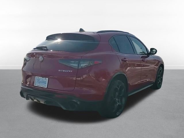 Used 2024 Alfa Romeo Stelvio Veloce AWD/4WD image 7
