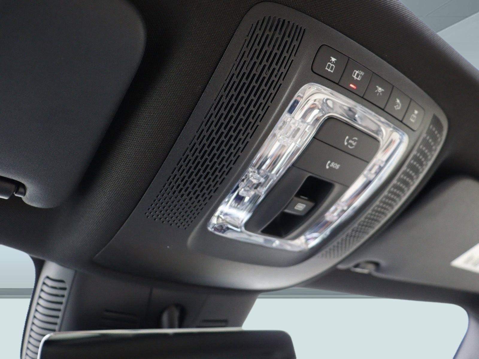 Used 2025 Mercedes-Benz GLB 250 image 48