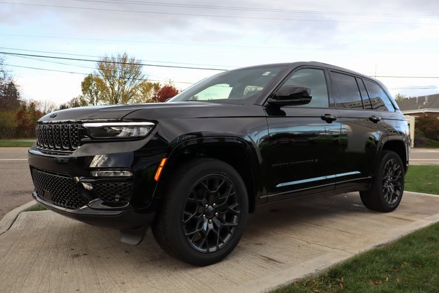 New 2025 Jeep Grand Cherokee Summit w/ Obsidian Package image 7