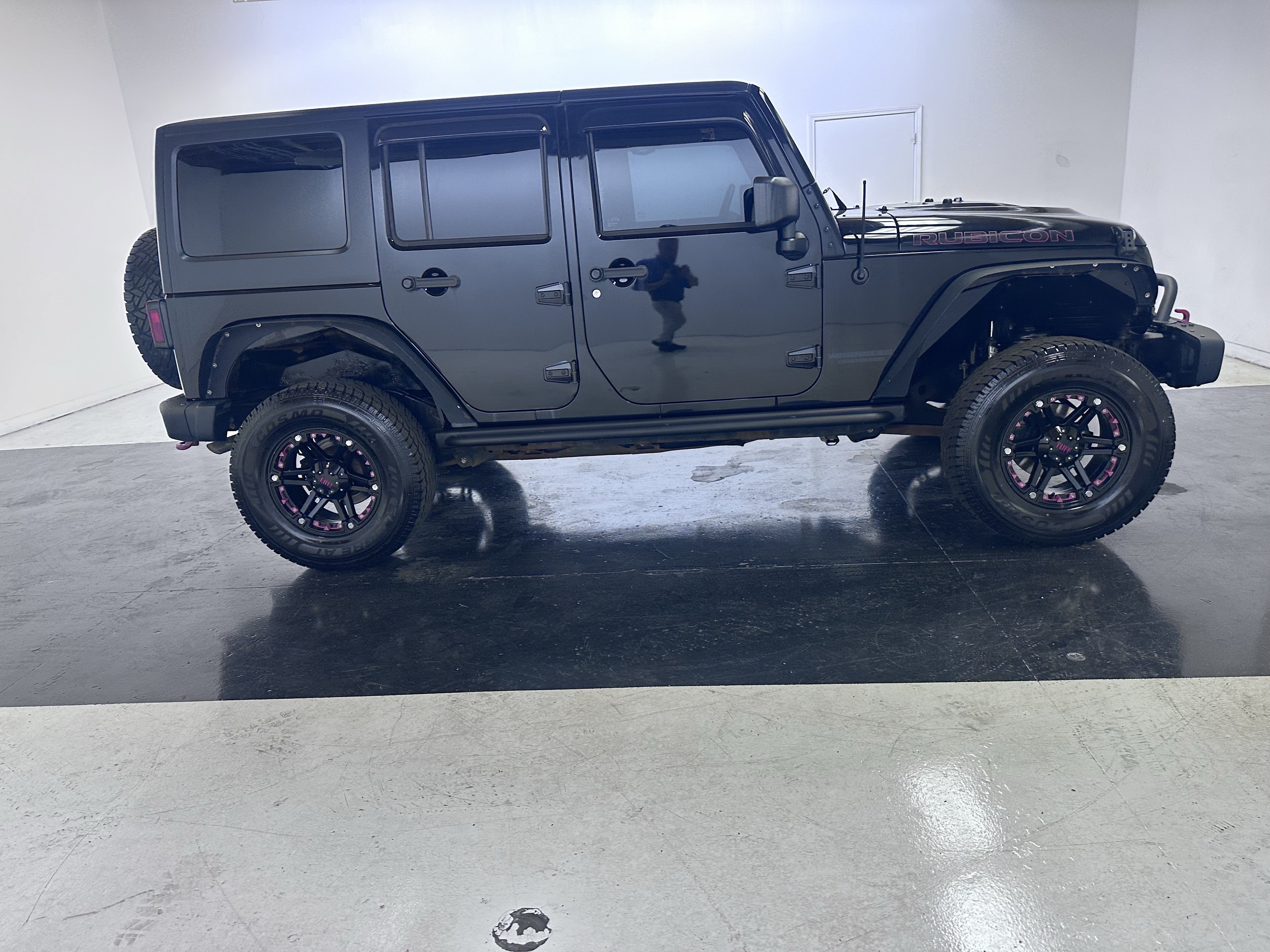 Used 2015 Jeep Wrangler Unlimited Rubicon AWD/4WD image 18