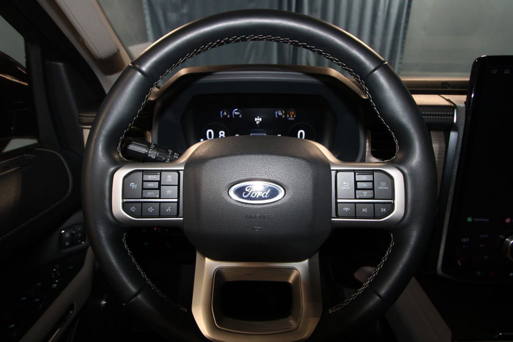 Used 2023 Ford Expedition Limited image 13
