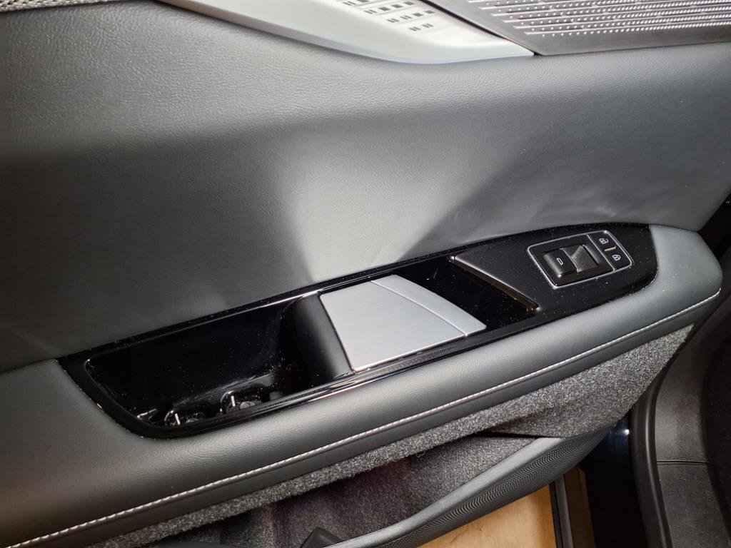 Used 2025 Cadillac Optiq Sport 1 w/ LPO, ONYX Package image 21