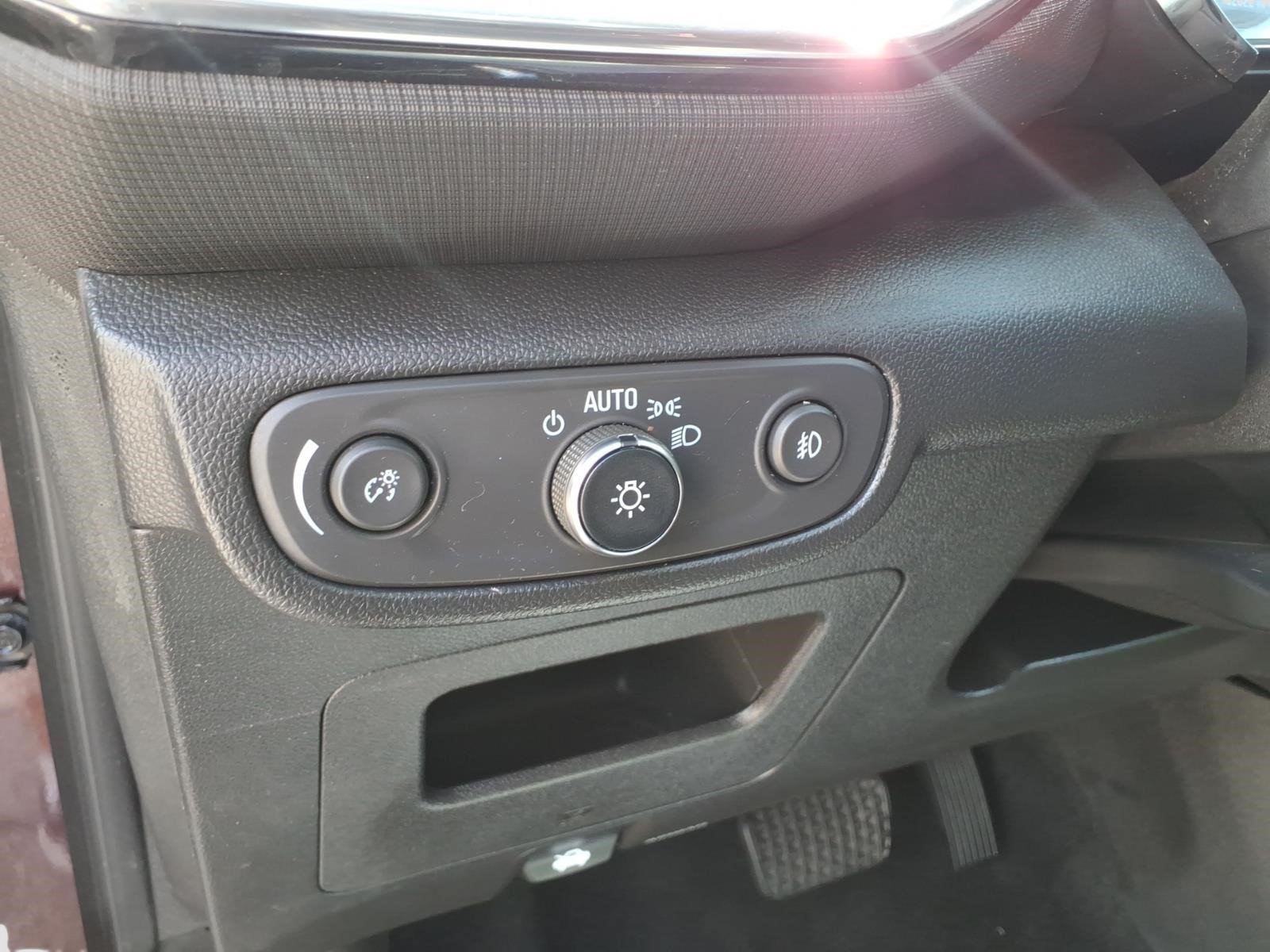 Used 2023 Chevrolet TrailBlazer LT FWD image 17