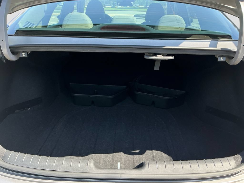 Used 2023 Hyundai Elantra SEL w/ Preferred Accessory Package FWD image 17