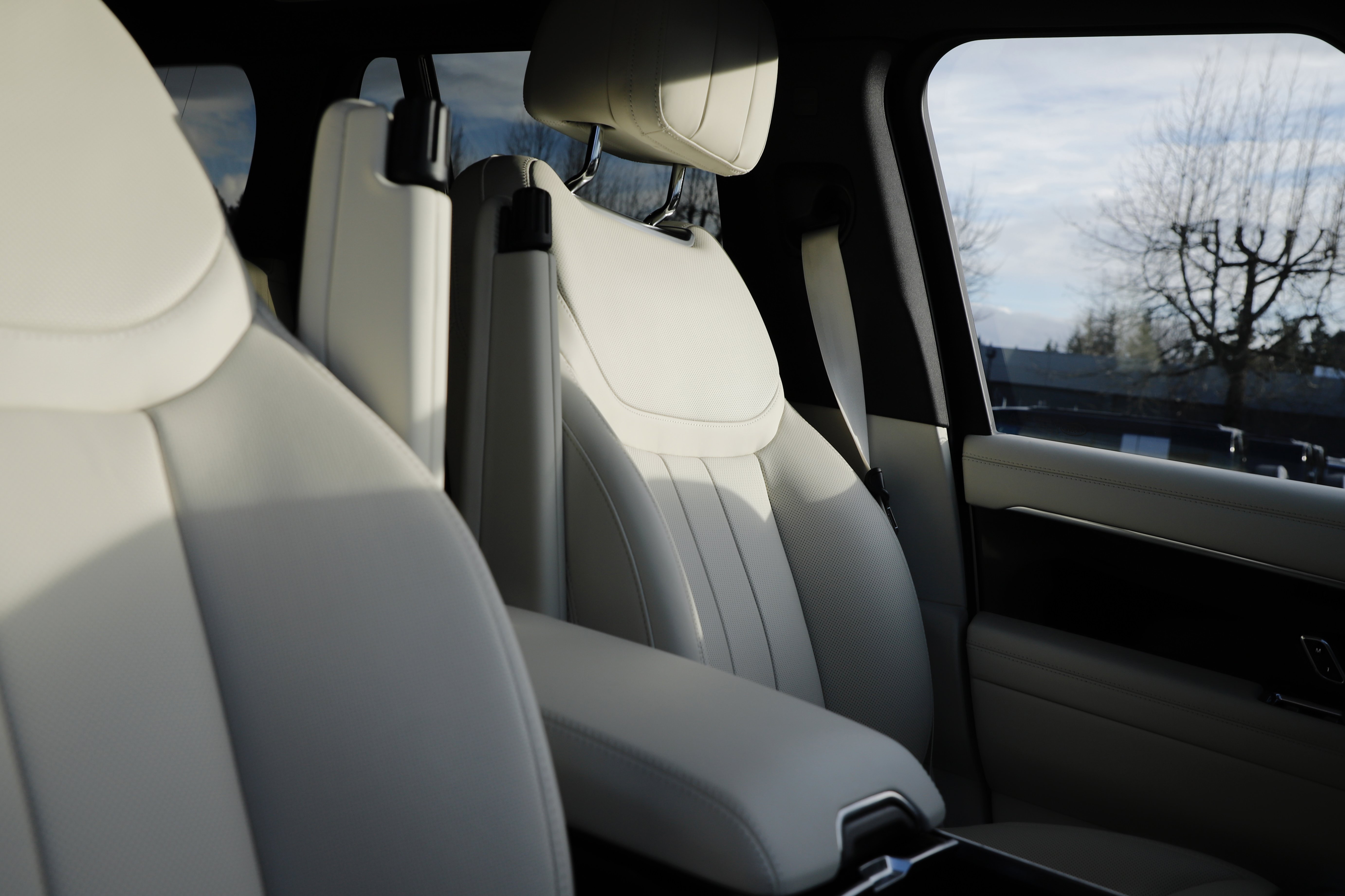 New 2026 Land Rover Range Rover SE AWD/4WD image 14