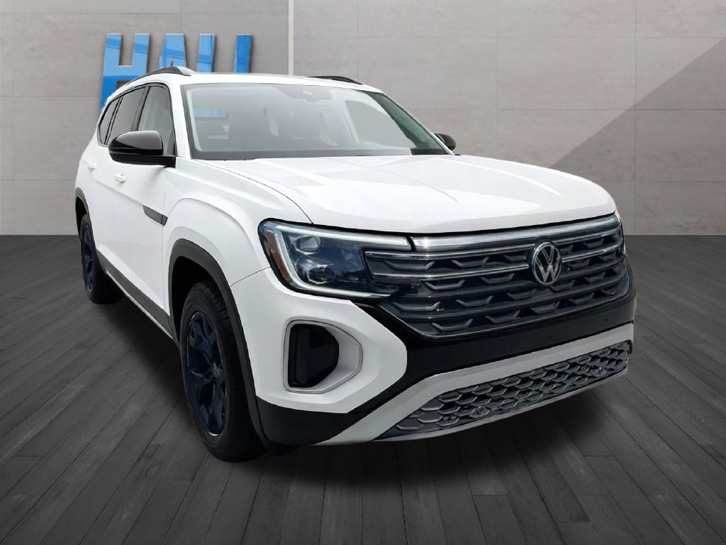 Certified 2024 Volkswagen Atlas Peak Edition SE AWD/4WD image 9