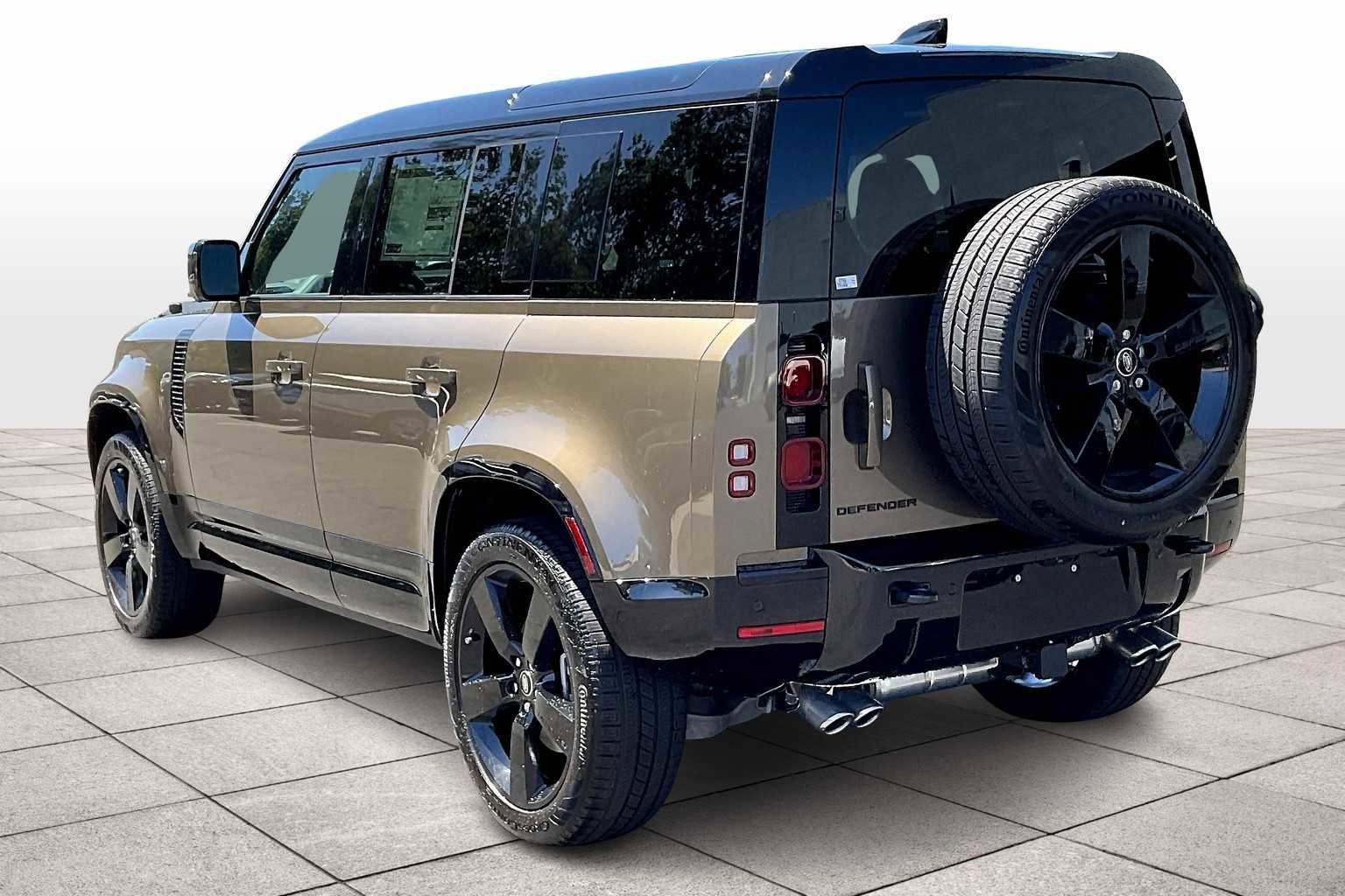 New 2025 Land Rover Defender 110 X-Dynamic SE image 3