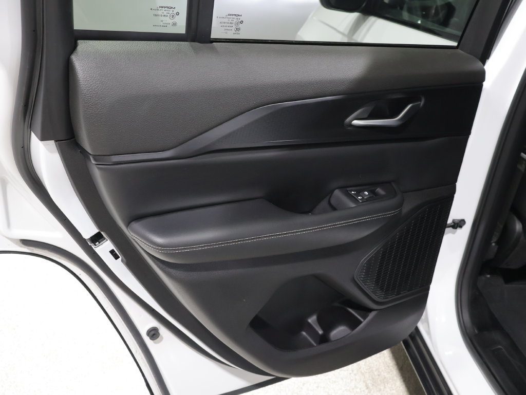 Certified 2023 Jeep Grand Cherokee Laredo AWD/4WD image 19