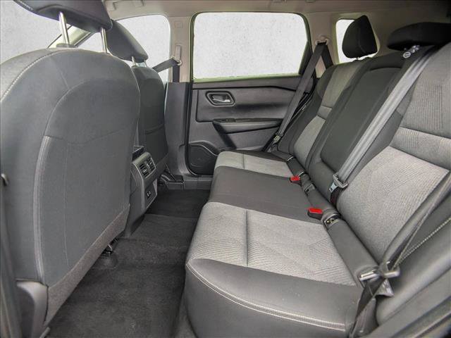 Used 2024 Nissan Rogue SV AWD/4WD image 16