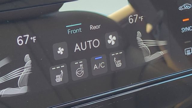 Certified 2025 Genesis G80 2.5T AWD/4WD image 18