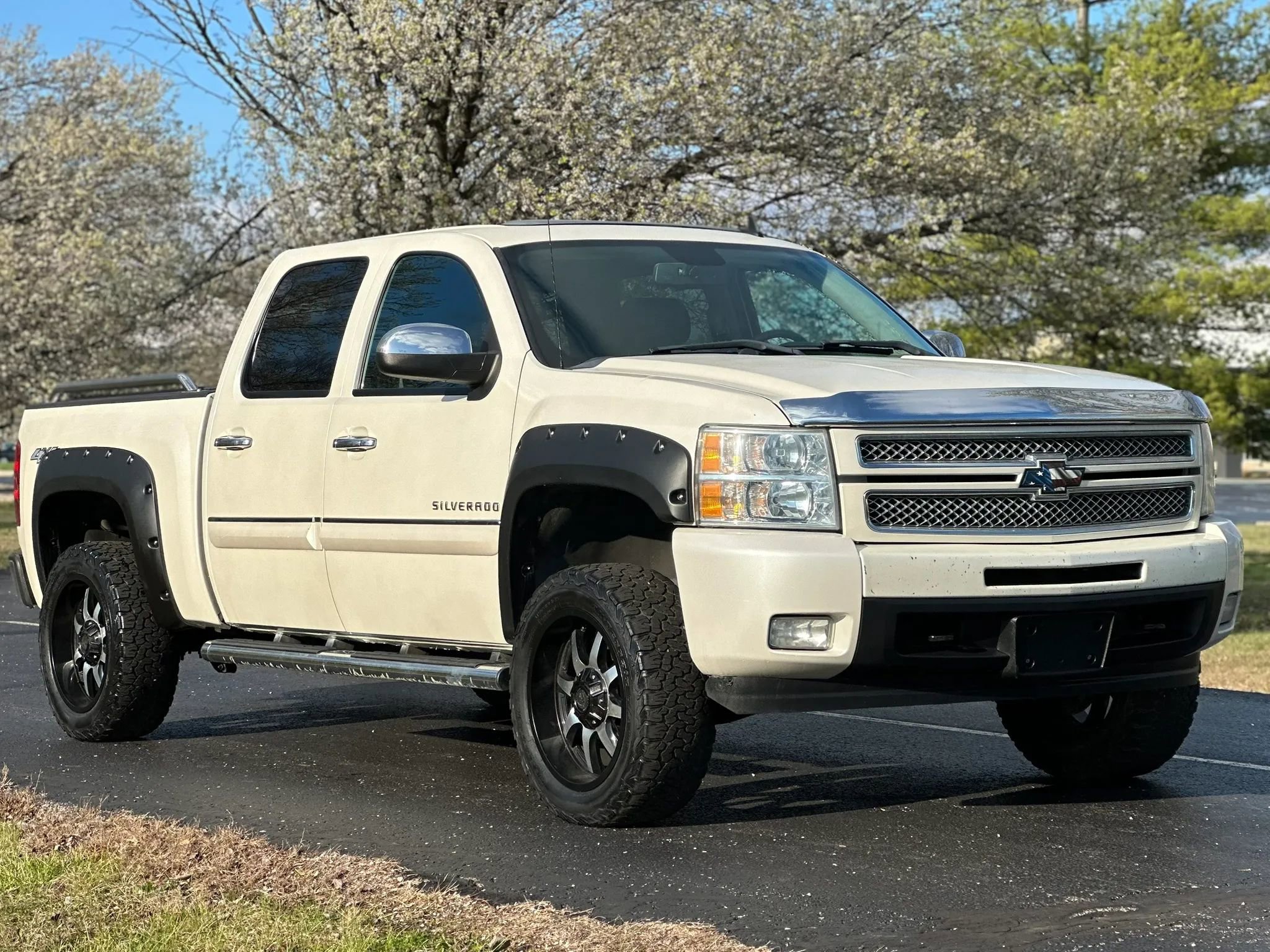 Used 2012 Chevrolet Silverado 1500 LTZ AWD/4WD image 3