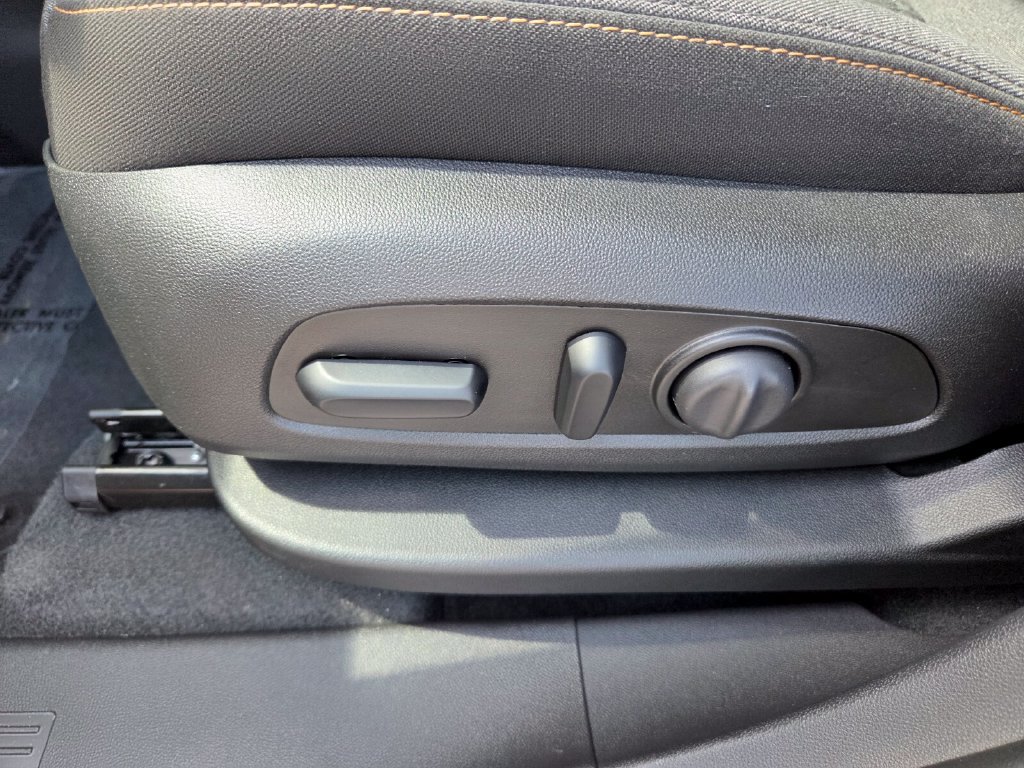 Used 2024 Chevrolet Equinox LT w/ LPO, Cargo Package FWD image 6