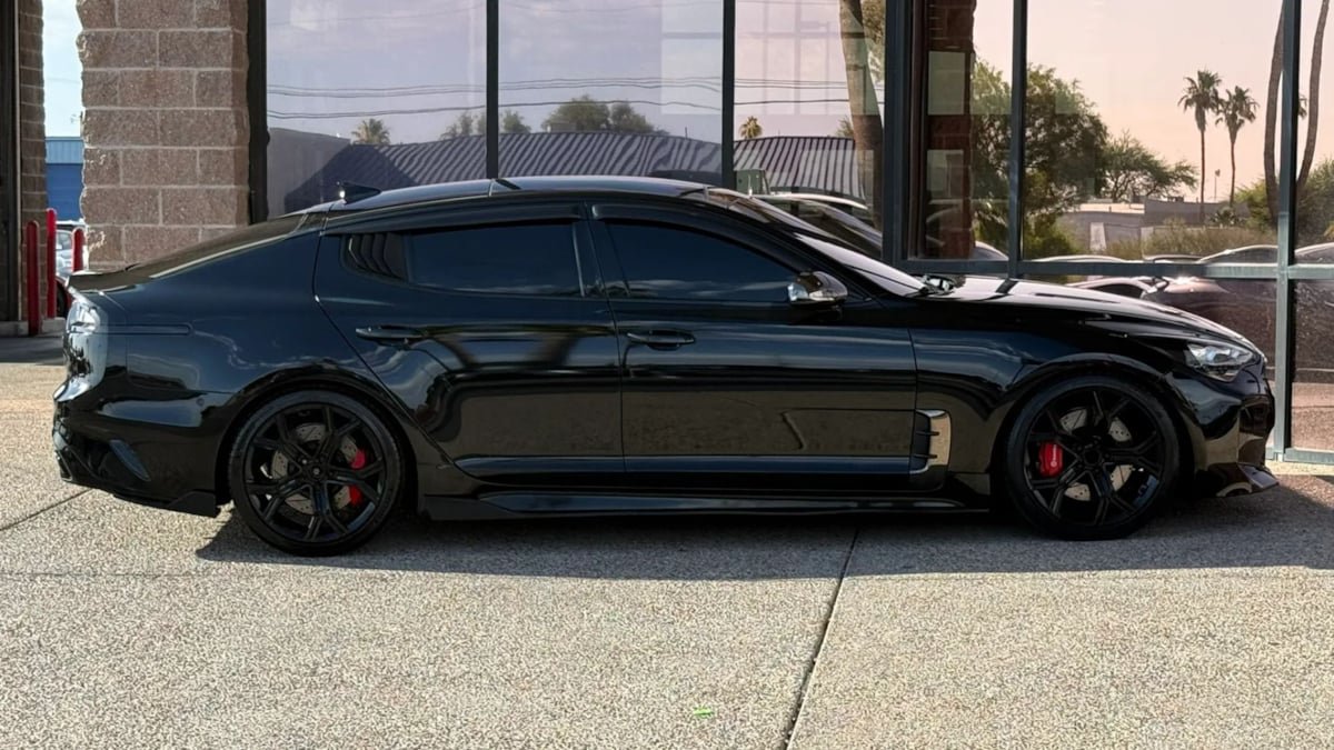 Used 2020 Kia Stinger GT1 RWD image 14