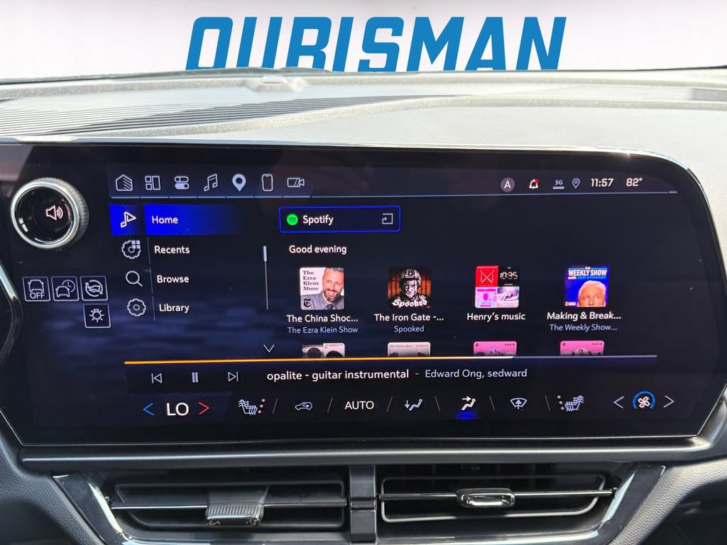 Used 2024 Chevrolet Equinox EV RS FWD image 14